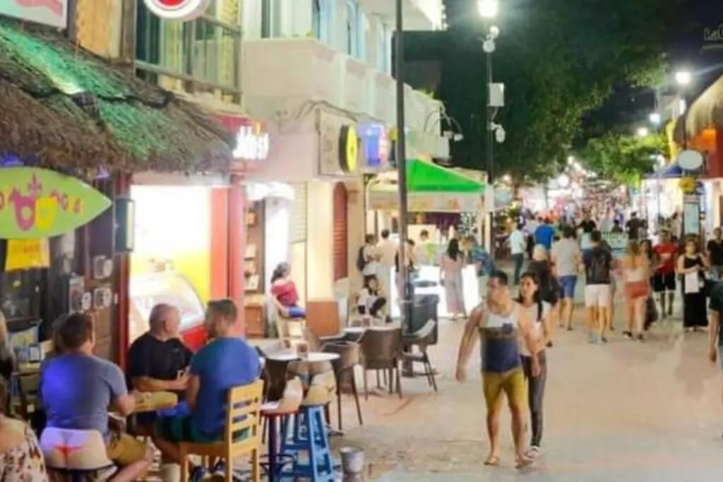 Brand New Apartment, Charming And Family-Friendly Playa del Carmen Appartement